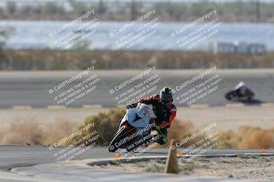 media/Nov-16-2025-Race Pace (Sun) [[8c5fa54630]]/Non Verified Riders (1st 20 Minutes)/1-Turn 14 (10am)/